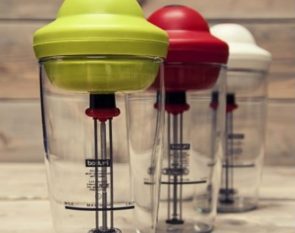 elektryczny-spieniacz-do-mleka